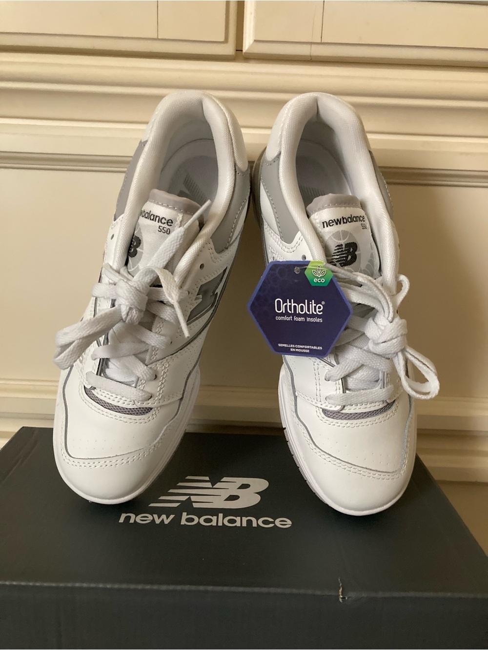 NIB Women’s New Balance 550 White with Light Gray Accents Sneaker - Picture 5 of 7